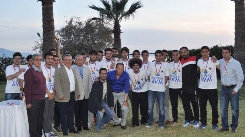 Kuşadası Gençlikspor U14 Ve U19’da Da Şampiyon