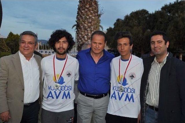 Kuşadası Gençlikspor U14 Ve U19’da Da Şampiyon