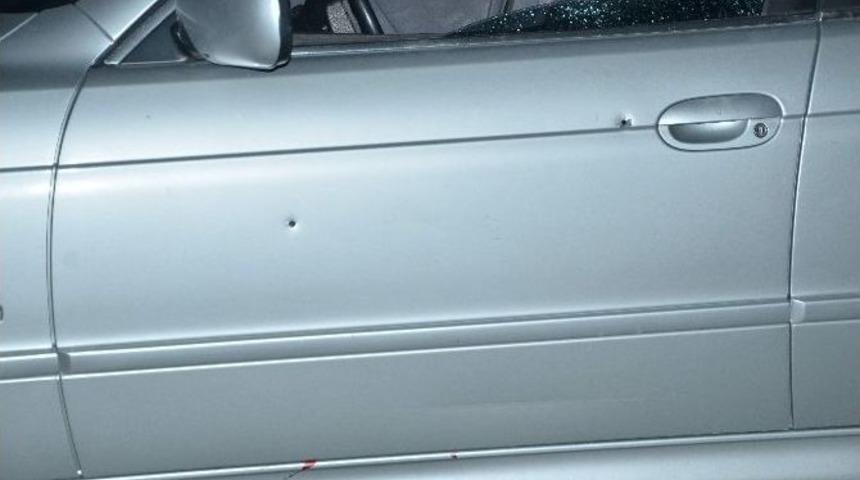 Hastane Bah&ccedil;esinde Alacak Verecek Kavgası: 1 Yaralı