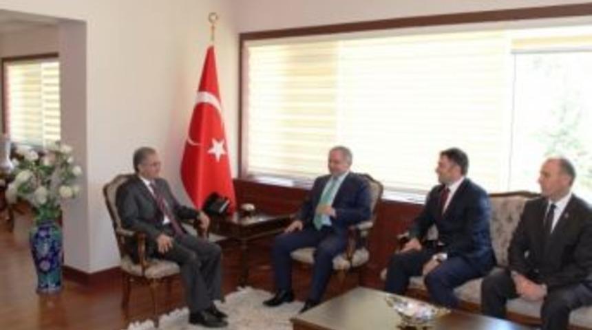 Suriyeli Gen&ccedil;lere Judo Elbisesi