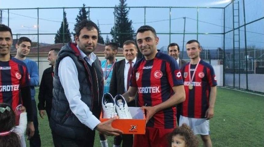 Yavuzeli İl&ccedil;e Jandarma Takımı Şampiyon Oldu