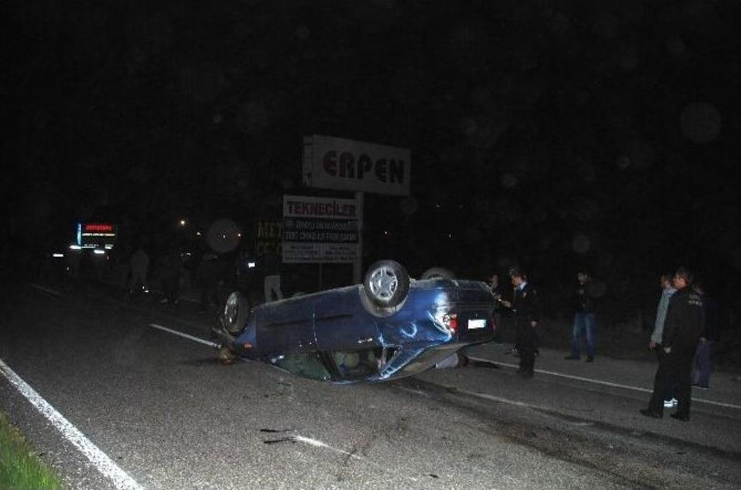 Kamyona &Ccedil;arpan Ara&ccedil; Defalarca Takla Attı