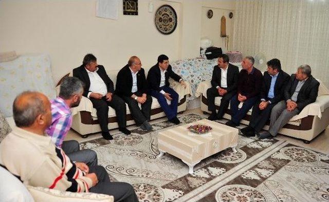 Başkan T&uuml;t&uuml;nc&uuml;, Varsak&rsquo;ta Vatandaşlarla Bir Araya Geldi 3