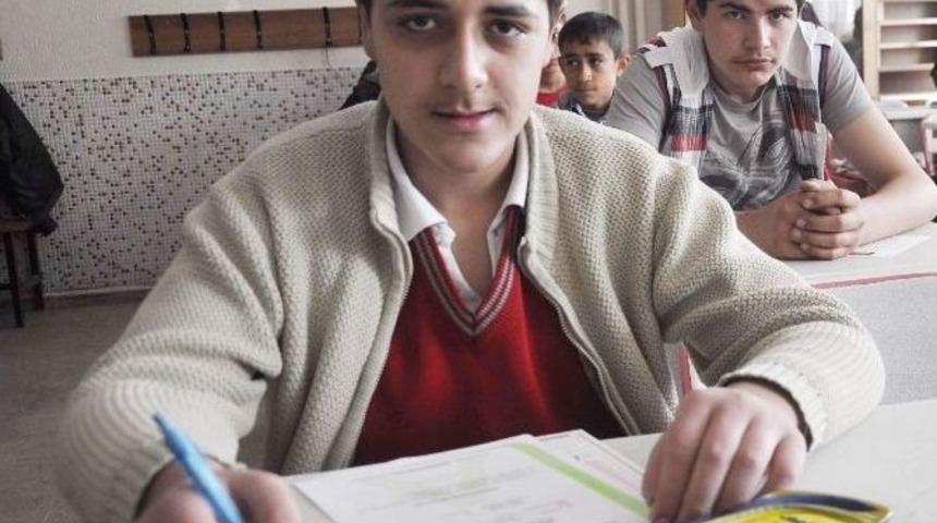 Afyonkarahisar&rsquo;da 11 Bin 254 &Ouml;ğrenci Teog Sınavına Girdi