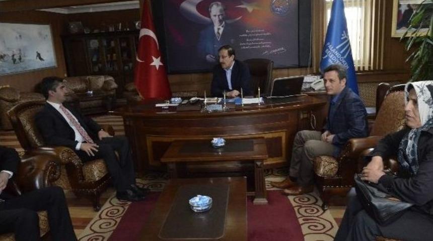 Milletvekilli Adayı Tarıkdaroğlu, Paland&ouml;ken Belediyesini Ziyaret Etti