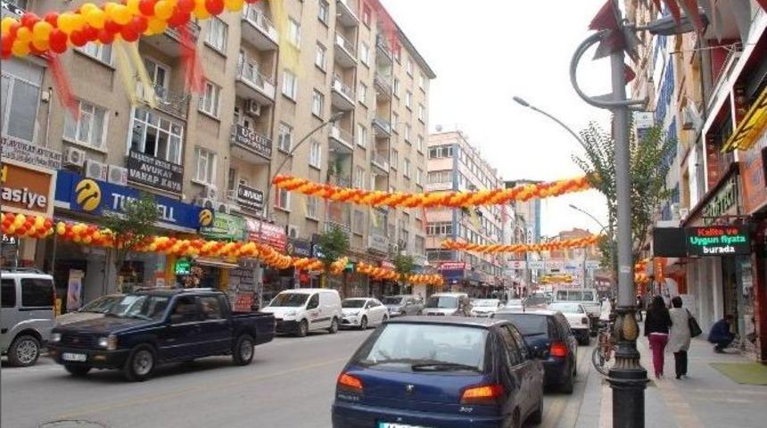 Malatya Şampiyonluk İ&ccedil;in S&uuml;sleniyor