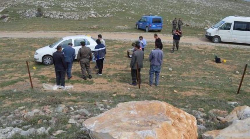 Egzoz Gazı Ile Intihar Etti