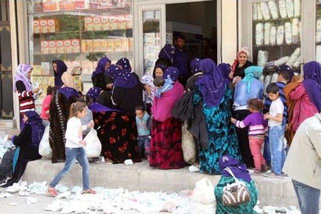 Şanlıurfa’Da Bebek Bezi Izdihamı