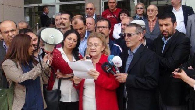 Beraat Sonrası Taksim Dayanışması'ndan Adliye Önünde Açıklama