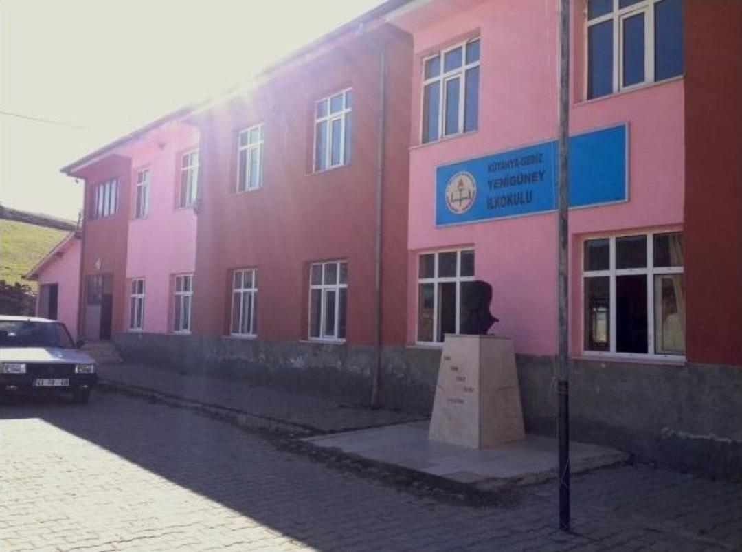 Gediz Shmyo &Ouml;ğrencilerinden Yenig&uuml;ney K&ouml;y&uuml; Anasınıfına Yardım Eli