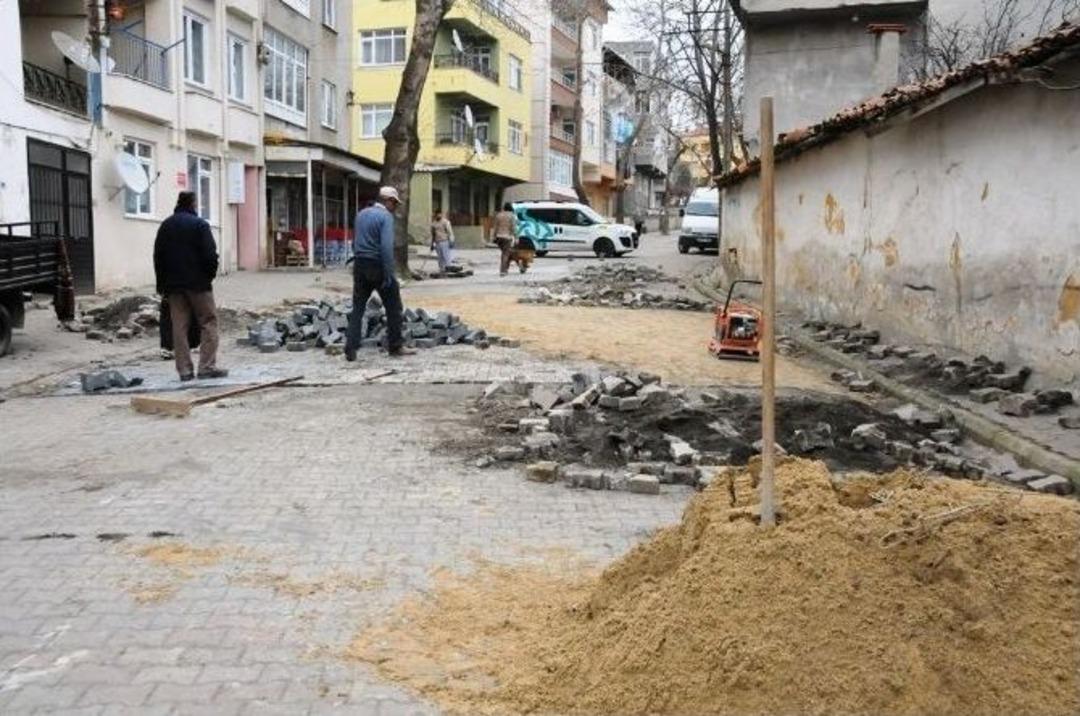 S&uuml;leymanpaşa&rsquo;da Yol Yapım &Ccedil;alışmaları Devam Ediyor