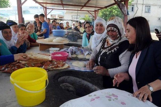 Akdeniz Belediyesi, Karaduvar’a Ekmek Tandırı Yaptı