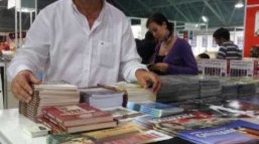 2015 Tarih Onur &Ouml;d&uuml;l&uuml; Ahmet Uslu&rsquo;ya Verilecek