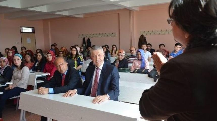 Sgk İl M&uuml;d&uuml;r&uuml; &Ccedil;alışkan &Uuml;niversite &Ouml;ğrencilerine Konferans Verdi