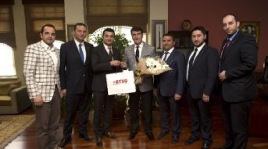 Genç Girişimcilerden Dündar’a Nezaket Ziyareti