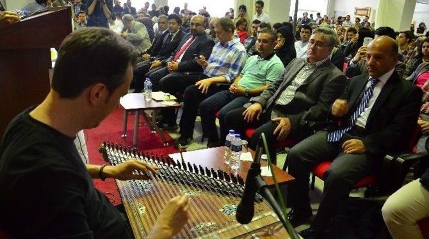 İlahiyat Fak&uuml;ltesindeki &lsquo;evrim&rsquo; Panelinde Şaşırtan A&ccedil;ıklamalar