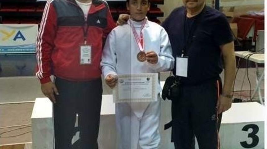 Adıyamanlı Eskrim Sporcuları Madalya İle D&ouml;nd&uuml;