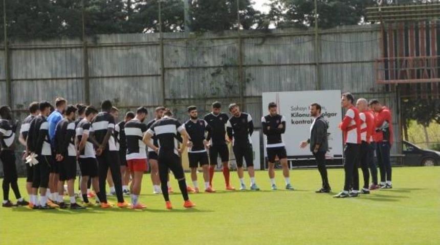 Gaziantepspor: "cezalar Y&uuml;z&uuml;nden I&ccedil; Saha Avantajımızı Kullanamıyoruz"