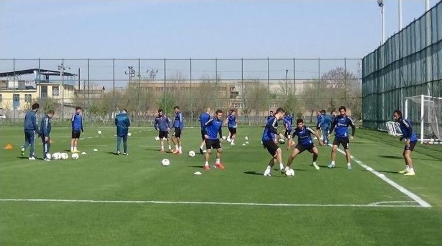 Torku Konyaspor, Mersin İdmanyurdu Ma&ccedil;ı Hazırlıklarını S&uuml;rd&uuml;r&uuml;yor