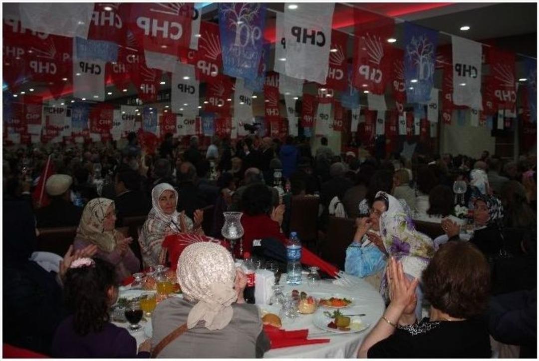 Chp&rsquo;lilerin Coşkusu Salona Sığmadı