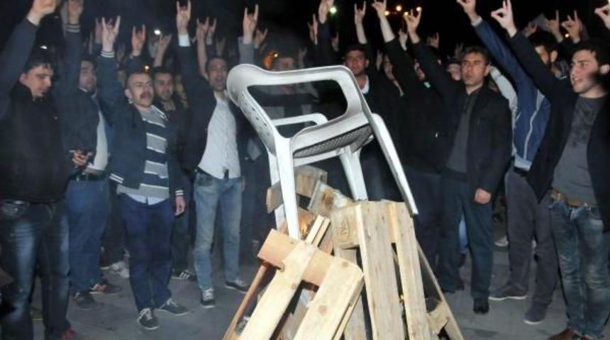 Sivas Cumhuriyet &Uuml;niversitesi'nde &Ouml;ğrenci Kavgası;1'i G&uuml;venlik G&ouml;revlisi 7 Yaralı