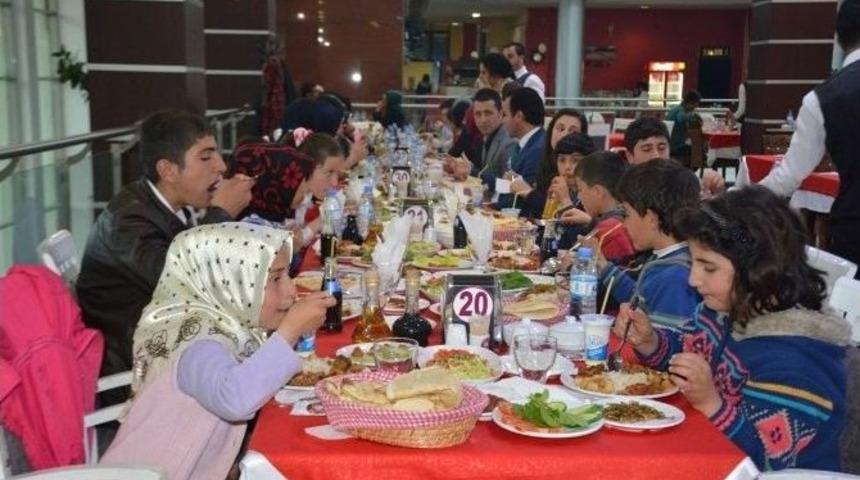 Kaymakam Erkan &Ouml;ğrencilerle Bir Araya Geldi