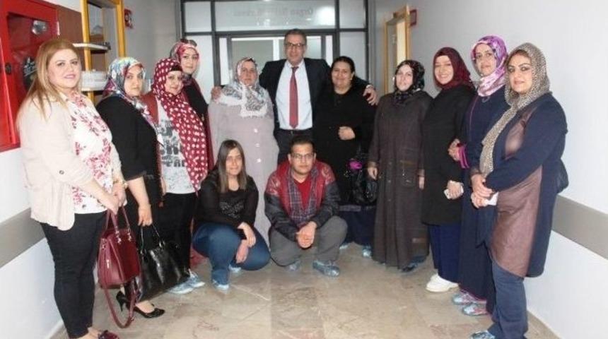 (&ouml;zel Haber) Sağlıklarına Kavuşan Hastalardan Doktora Ziyaret