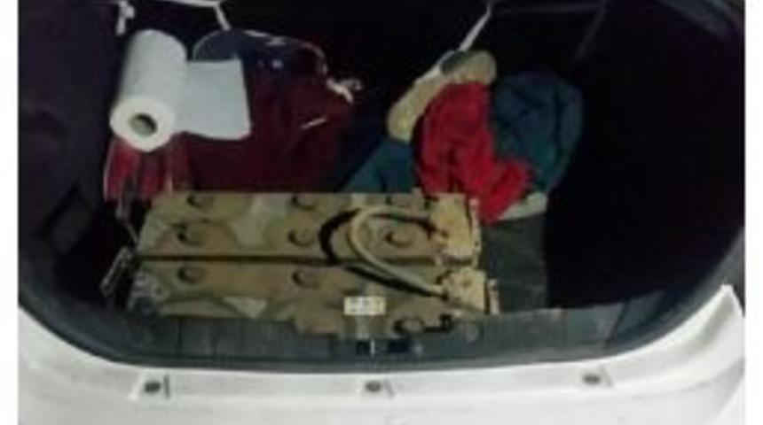 Ak&uuml; Hırsızları Su&ccedil;&uuml;st&uuml; Yakalandı