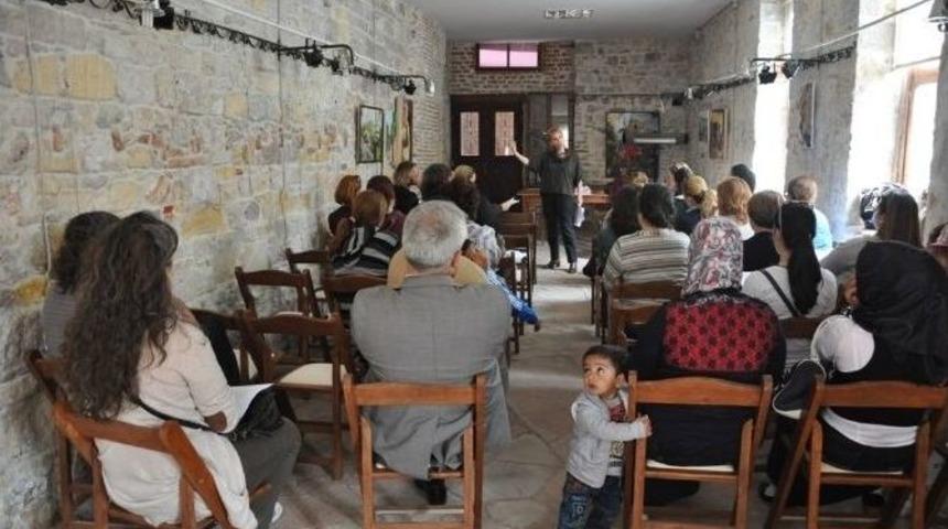 Zeytin &Ccedil;ekirdekleri Velilerine Psikolojik Seminer Verildi