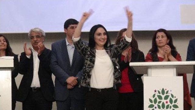 Hdp'li Yüksekdağ: Her Gün En Az 3 Seçim Büromuza Saldırıyorlar