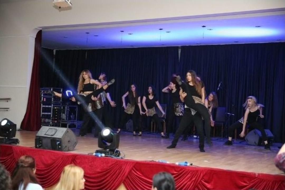 D&uuml;nya Dans G&uuml;n&uuml;&rsquo;nde Aşkla Dans Ettiler