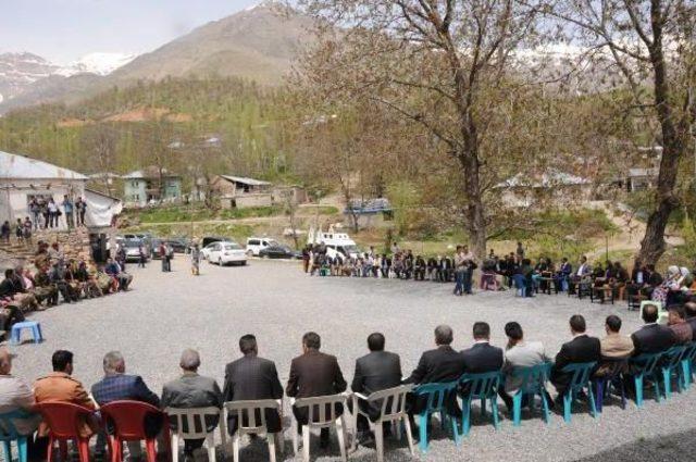 Hdp'li Aday Selma Irmak, Nasturilere 'köyünüze Dönün ' Çağrısı Yaptı