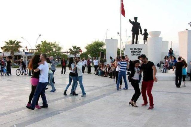 Fethiye'yi Dansa Kaldırdılar