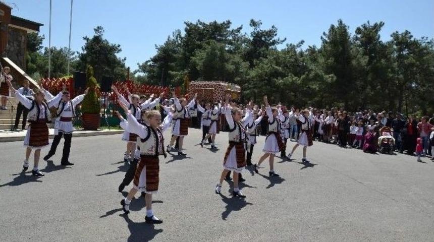 Uluslararası &Ccedil;ocuk Halk Dansları Şenliği Sona Erdi