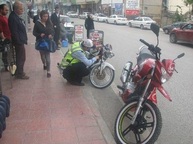 Niksar’da Trafik Ekipleri Motosiklet Uygulaması Yaptı