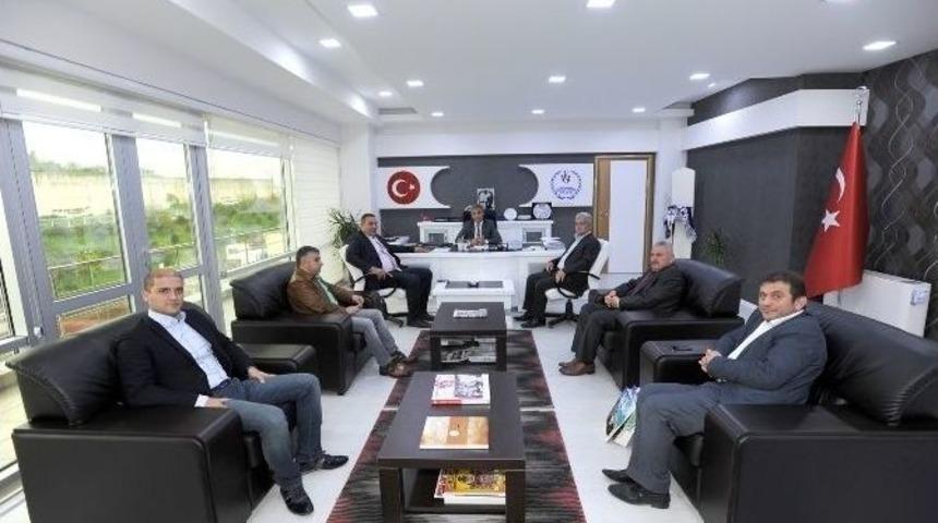 Yomraspor Kul&uuml;b&uuml;, Trabzon Gen&ccedil;lik Hizmetleri Ve Spor İl M&uuml;d&uuml;r&uuml; Yazıcı&rsquo;yı Ziyaret Etti
