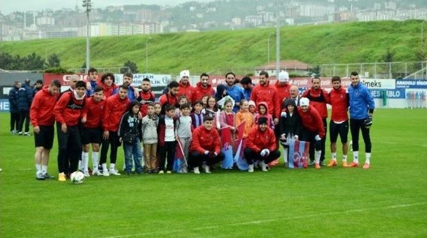 Trabzonspor, Yağmur Altında &Ccedil;alıştı