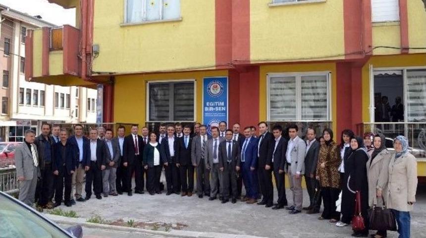 Ak Parti Milletvekili Adayları Memur-sen&rsquo;i Ziyaret Etti