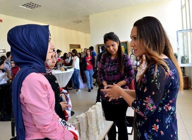 Öğrencilerden Heykel Sergisi Açıldı