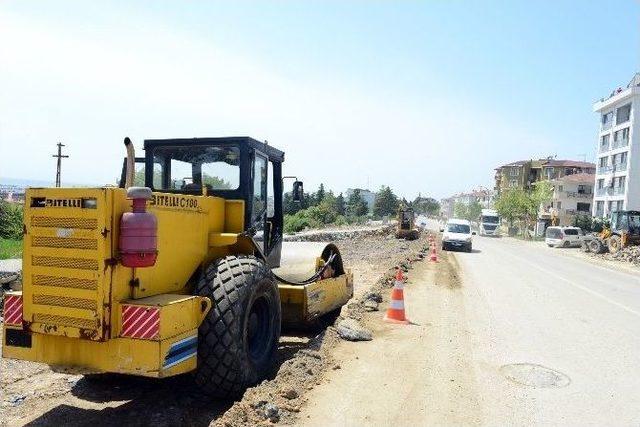 Tuzla Şehitler Caddesi’nde Yol Genişletme Çalışmaları Başladı