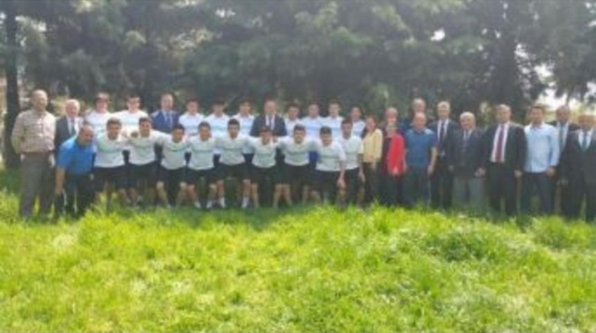 Başkan Keleş&rsquo;den U-19&rsquo;a Moral Ziyareti