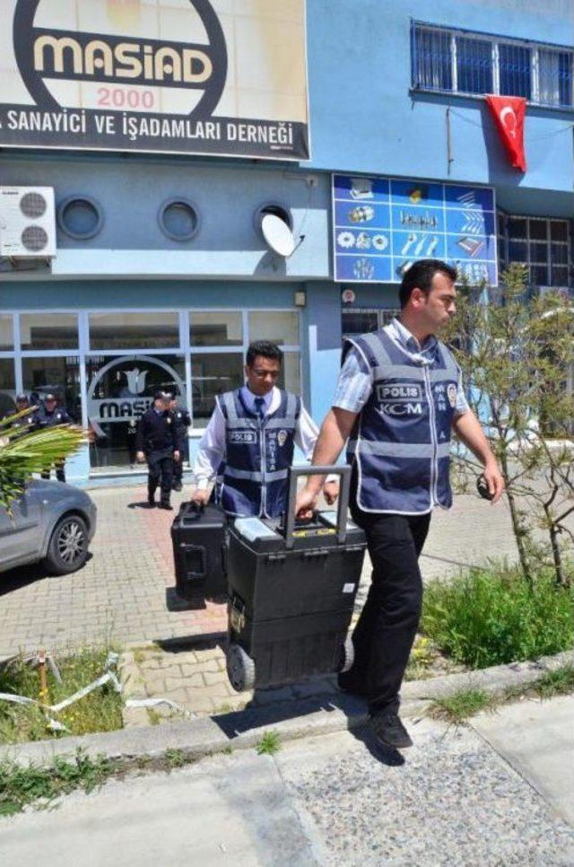 Manisa Polisinden Beş Dernekte Eş Zamanlı Arama (2)