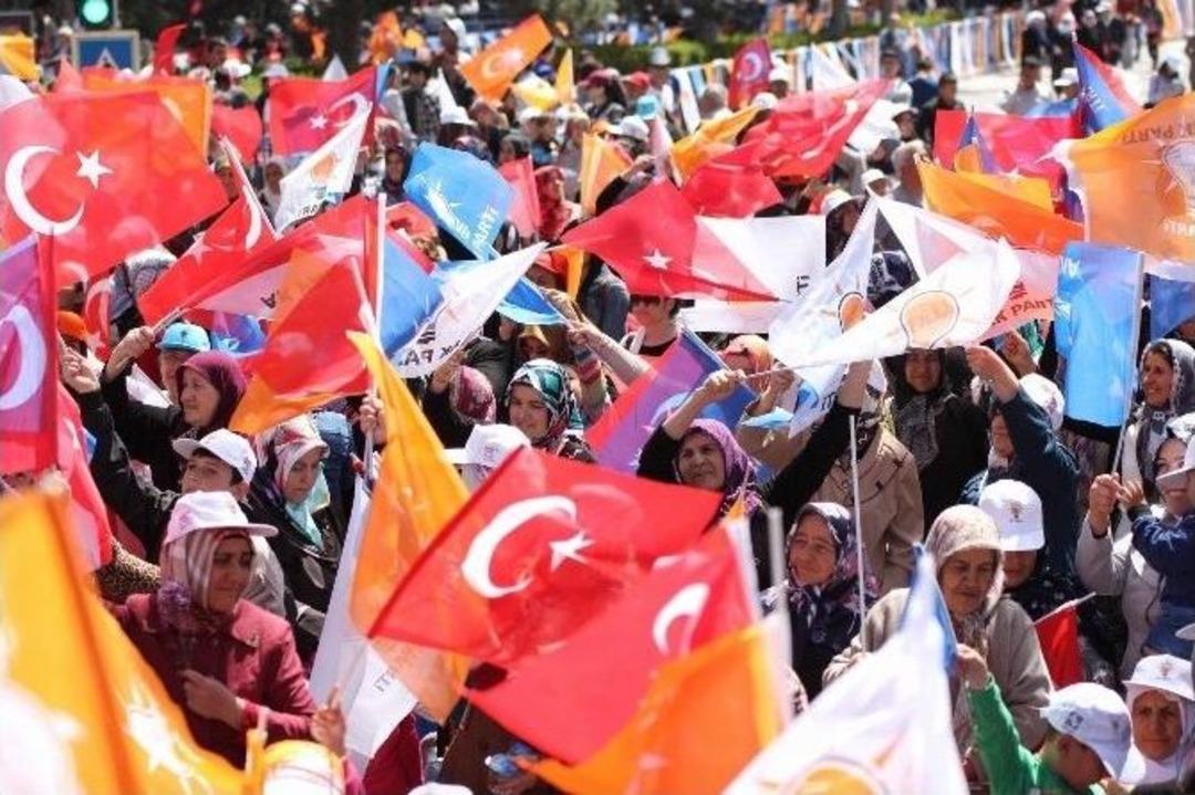 Başbakan Davutoğlu Niğde&rsquo;de