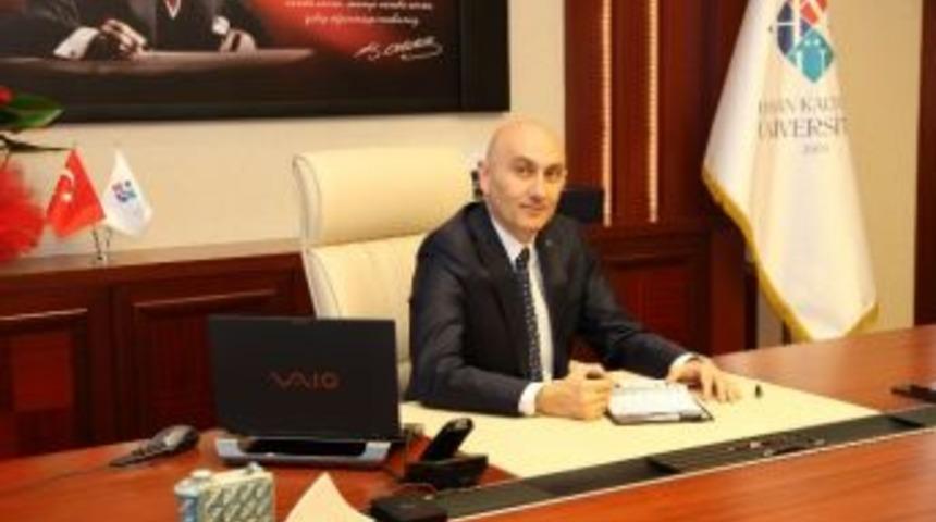 Rekt&ouml;r Yılmaz&rsquo;dan Emek Ve Dayanışma Mesajı