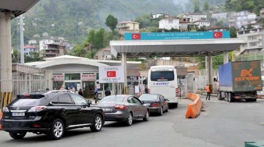 T&uuml;rk Tır Şof&ouml;rleri G&uuml;rcistan Polisinden Şikayet&ccedil;i