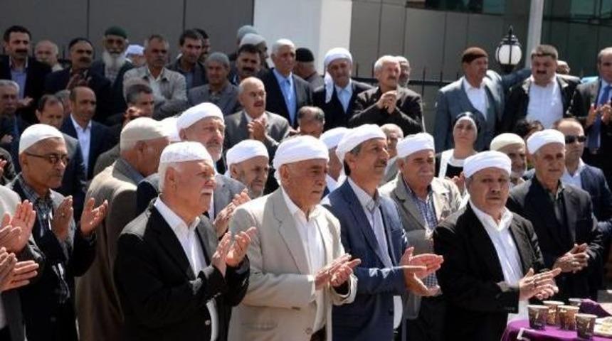 Hdp'nin M&uuml;ft&uuml; Adayı Erdoğmuş: Diyanet İşleri Başkanı'nın Koltuğu Başbakan'ın Koltuğuna Vidalanmış