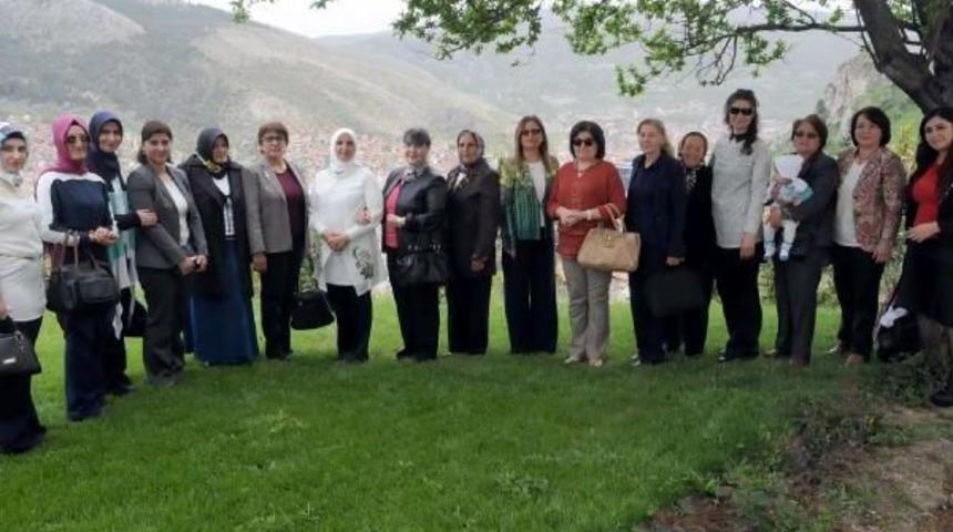 Tokat Valisi'nin Eşi Kadın Muhtarları Ağırladı