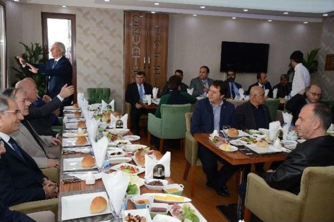 İ&ccedil;işleri Eski Bakanı Efkan Ala Yazarlar Birliği&rsquo;nin Misafiri Oldu