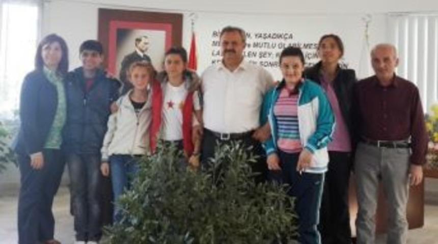 Burhaniye’de Özel Sporculardan Başkan Ziyareti