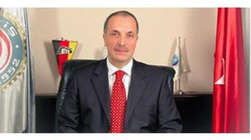 1 Mayıs Emek Ve Dayanışma G&uuml;n&uuml; Erg&uuml;n Atalay&rsquo;a Fahri Doktora Unvanı